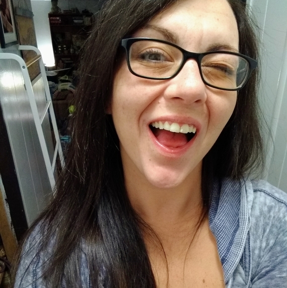 Meet your Posher, Crista - Picture 3 of 6